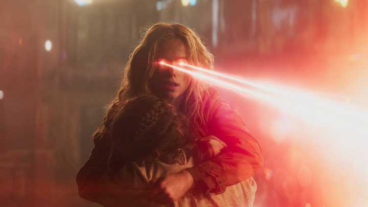 'Supergirl' Trailer Fan Reactions and Lobo Praise for Jason Momoa