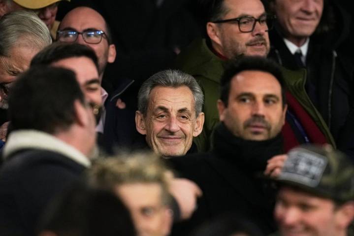 Sarkozy describes his prison stay and advises on appealing to the far right in his new book