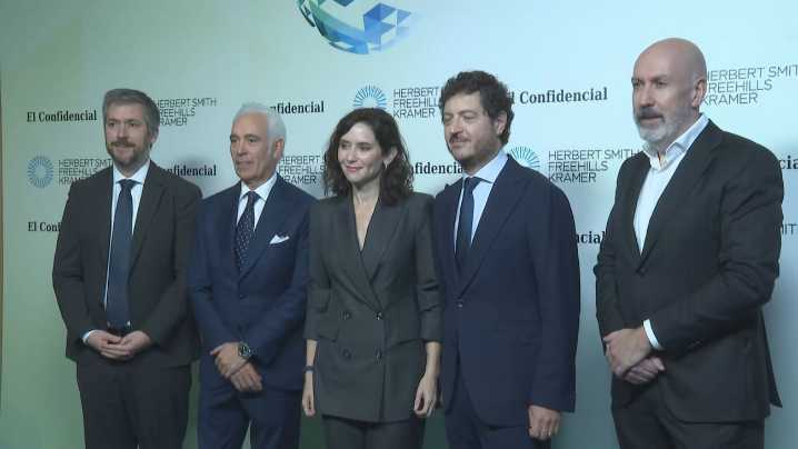 Ayuso denuncia el “momento siniestro” que atraviesa la democracia en España