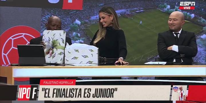 Periodista deportiva se burló del Tino Asprilla por asegurar que Nacional ganaría los dos duelos ante Junior: “Yo no estaba en la cancha”
