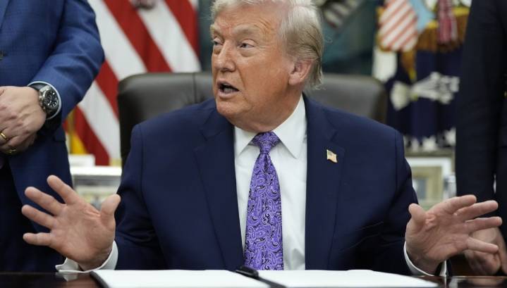 Trump wants next Fed chair to consult with him on interest rates