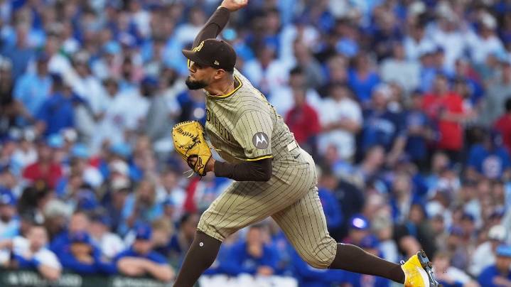 2-time All-Star reliever Robert Suarez and Atlanta Braves agree to $45 million, 3