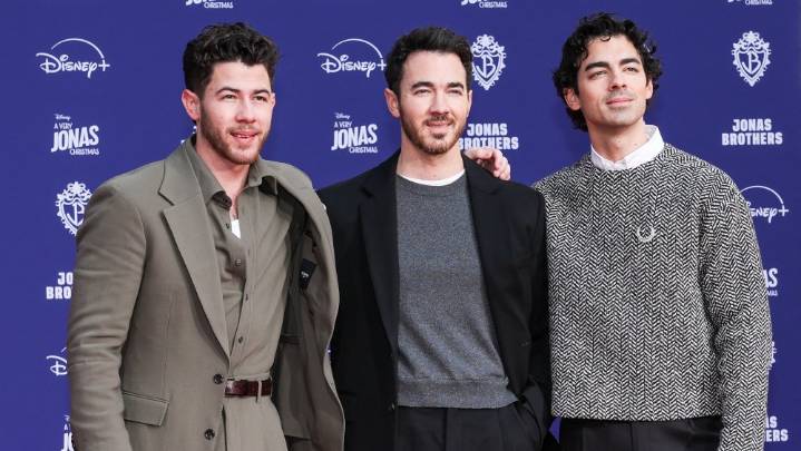 Joe Jonas Claps Back at Fan Asking If the Jonas Brothers Are in Debt