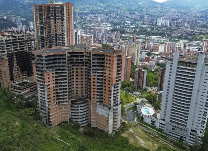 Ventas de vivienda crecieron 11,3% en el 2025, pero hay temores por subida de la inflación y tasas de interés en Colombia