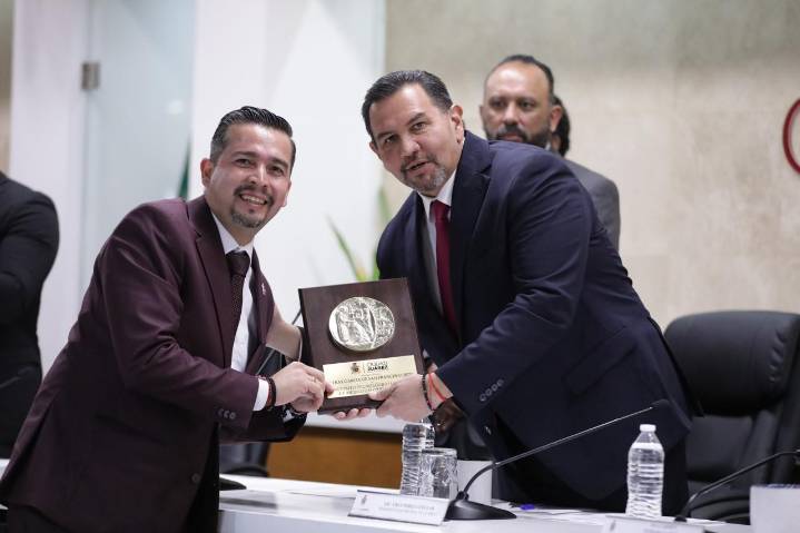 Recibe el Tec de Juárez la Presea Fray García de San Francisco
