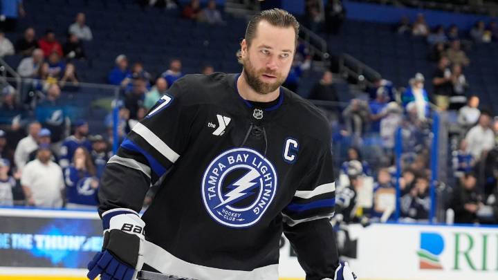 Lightning’s Victor Hedman to undergo elbow procedure, will return for Olympics