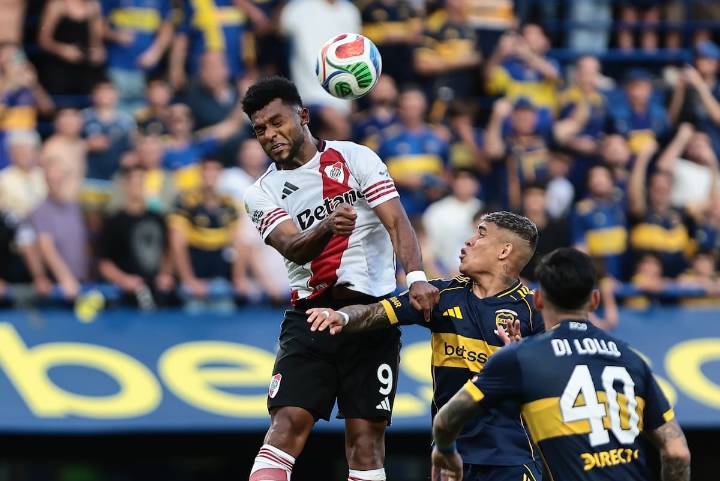 "Tengo nacionalidad argentina". Miguel Borja fue autocrítico tras su salida de River y no le cerró la puerta a Boca