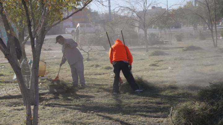Realizan mantenimiento en parque de Villas de Salvárcar