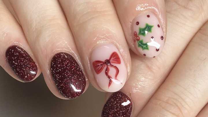 5 diseños de uñas para Navidad que son elegantes y que también se ven bien en Año Nuevo