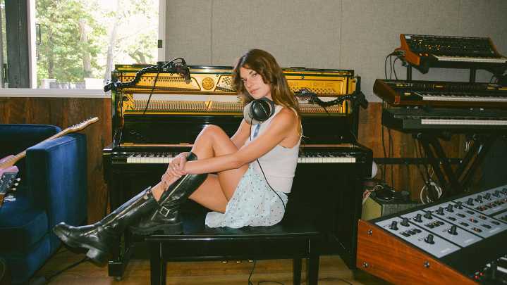 'Manchild,' 'APT' Songwriter Amy Allen Is Shaping Modern Pop