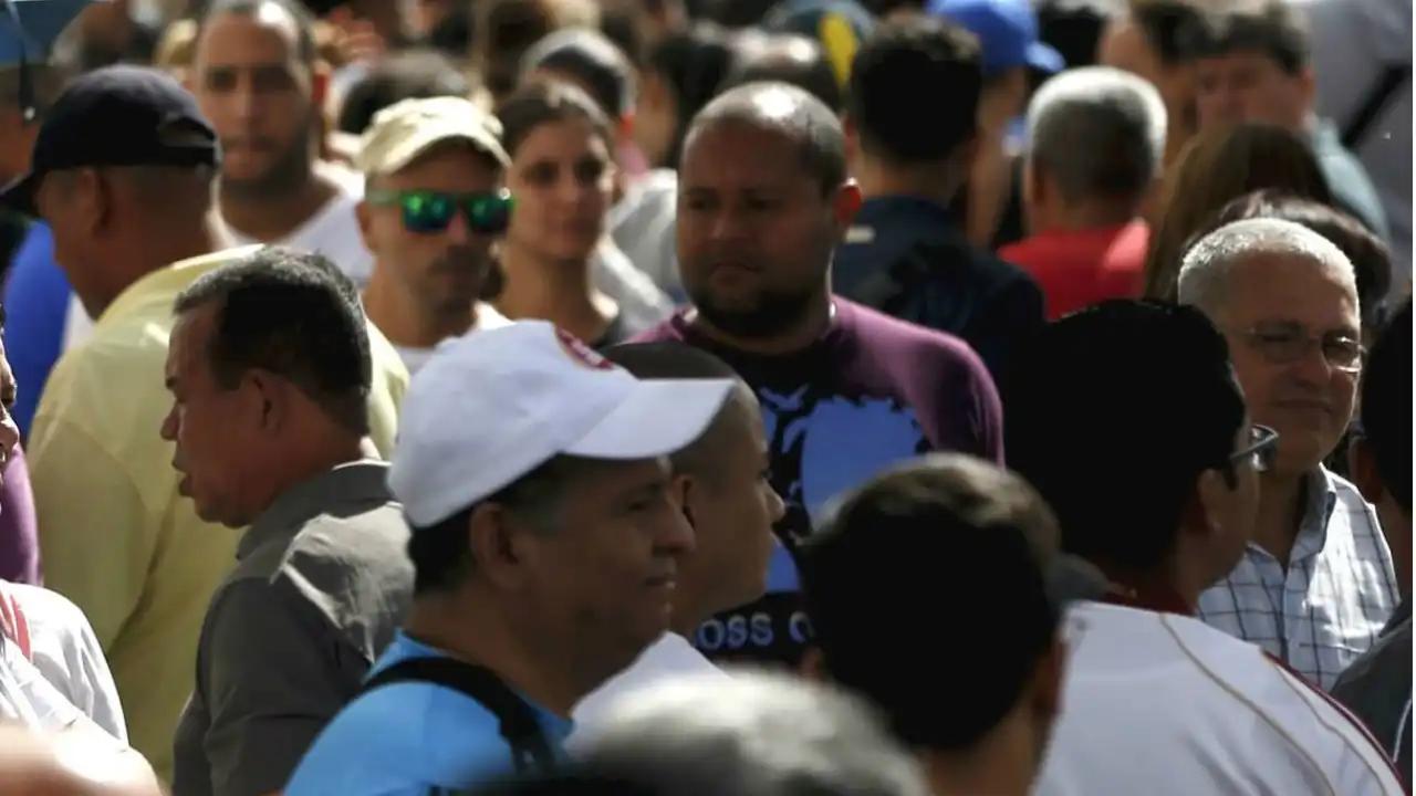 Uno de cada tres latinos que votó por Trump se arrepiente de su decisión, según encuesta