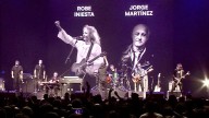 El emotivo homenaje de Calamaro a Robe Iniesta y Jorge Ilegales: "Si te toca ir arriba antes que yo"