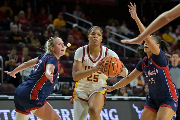 Women’s Top 25 roundup: Sarah Strong, No. 1 UConn rip through USF