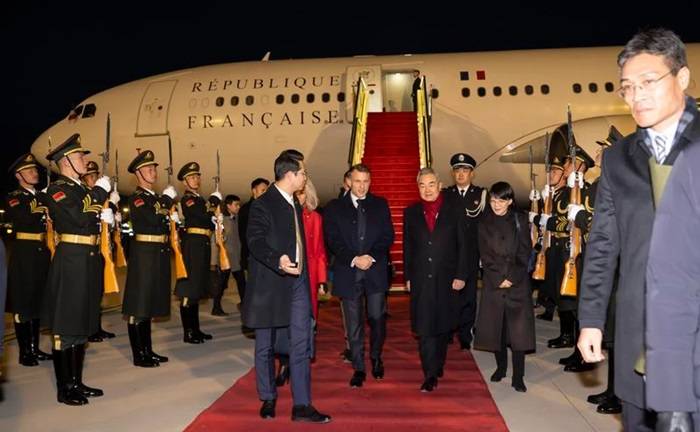 Macron llegó a China para una visita de estado y...