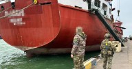 Ucrania detiene en Odesa un supuesto buque de la flota fantasma rusa con toneladas de cereales
