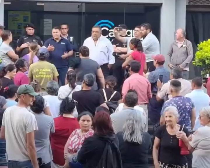 Aristóbulo del Valle: vecinos reclaman por un "boletazo" de energía y agua potable