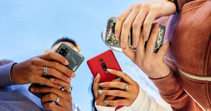 Nearly a third of American teens interact with AI chatbots daily, study finds