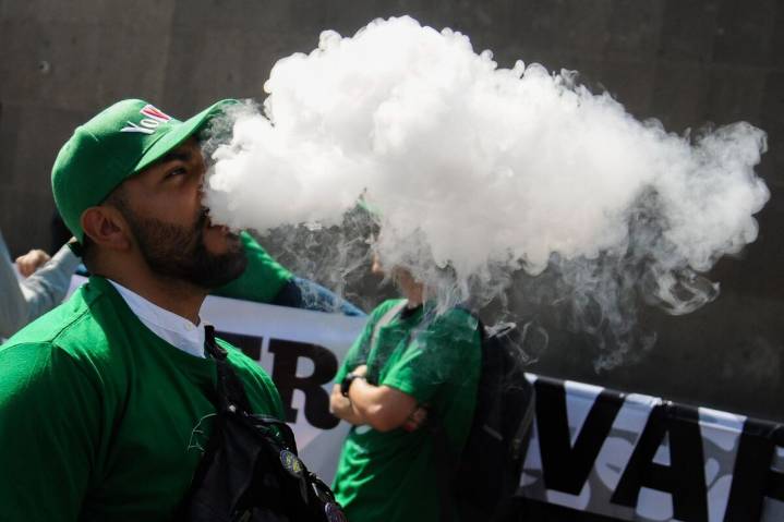 Senado aprueba prohibición de vapeadores