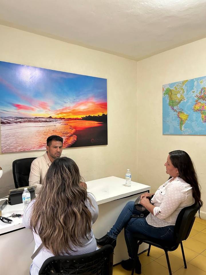 Diputado fortalece servicios en casa de enlace