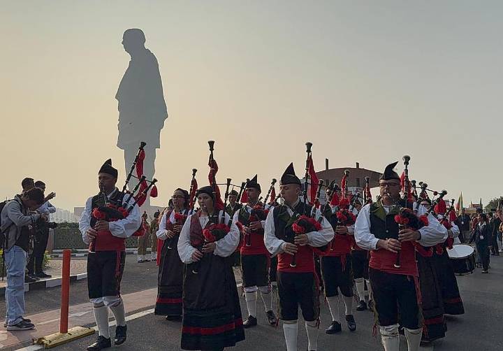 Corvera hace sonar sus gaitas en la India