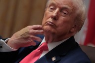 Donald Trump’s Bandaged Hand Comes Under Scrutiny %%page%% %%sep%% %%sitename%% Donald Trump’s bandaged hand comes under scrutiny