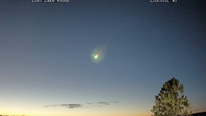 Reports: Meteorite seen streaking across Michigan sky Sunday