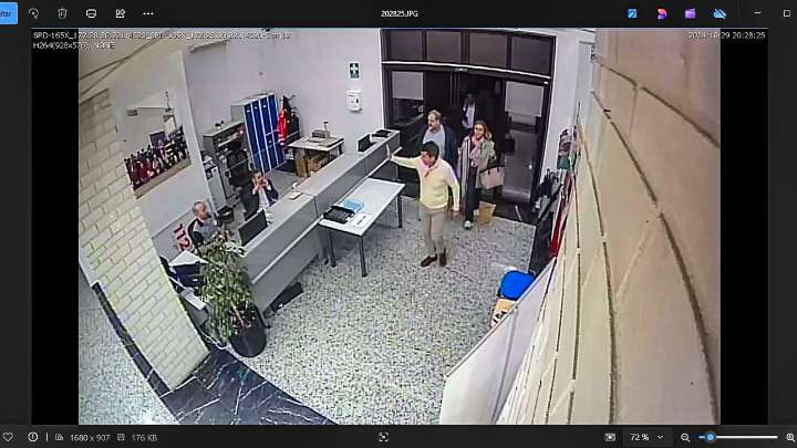 Un jefe de Emergencias conservó las imágenes de las cámaras de seguridad del Cecopi que muestran la llegada de Mazón el día de la DANA