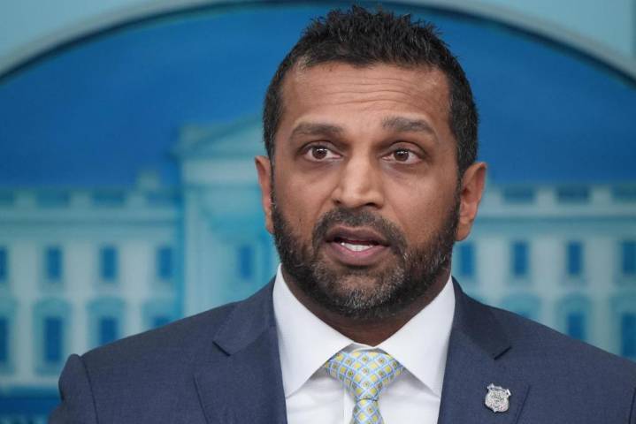 12 FBI agents fired for kneeling sue to get their jobs back