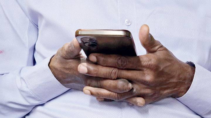 Mumbai Police recover 5,000 stolen phones in 15