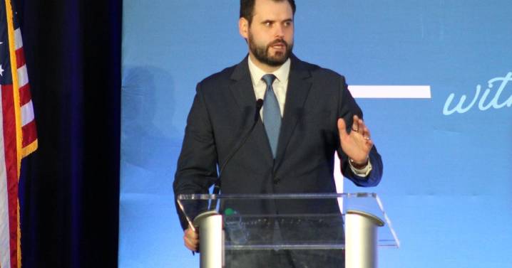 Former state senator, union endorse Wahls in U.S. Senate race