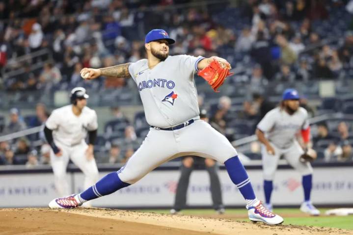 Alek Manoah signs one-year, $1.95 million contract with Angels