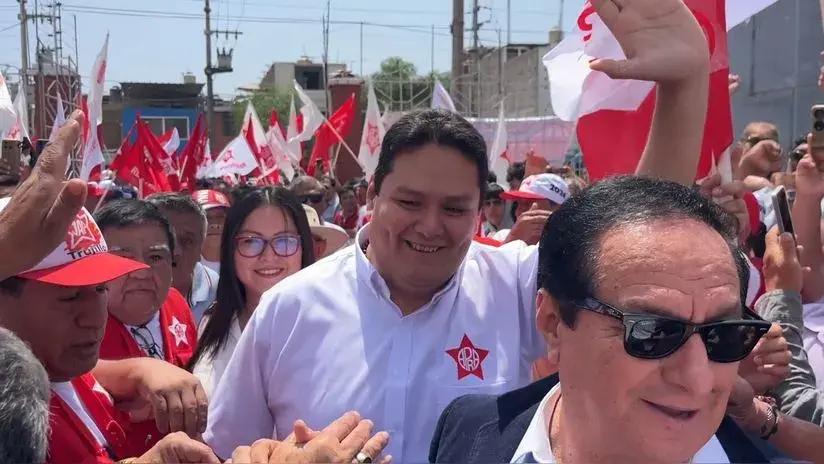Elecciones 2026: Enrique Valderrama oficializa desde Trujillo su candidatura presidencial por el Apra
