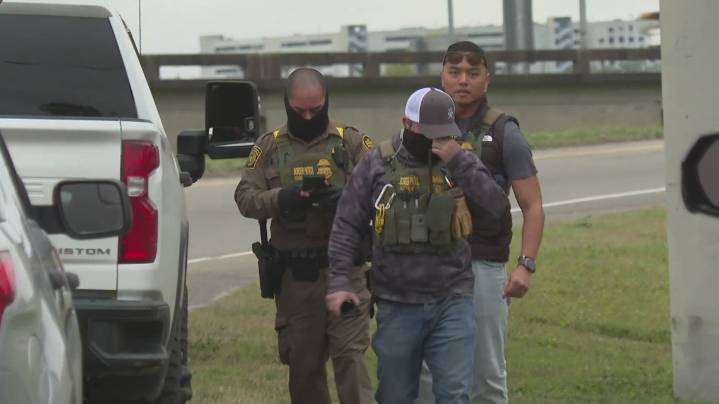 Heavy Border Patrol presence leaves Kenner community on edge