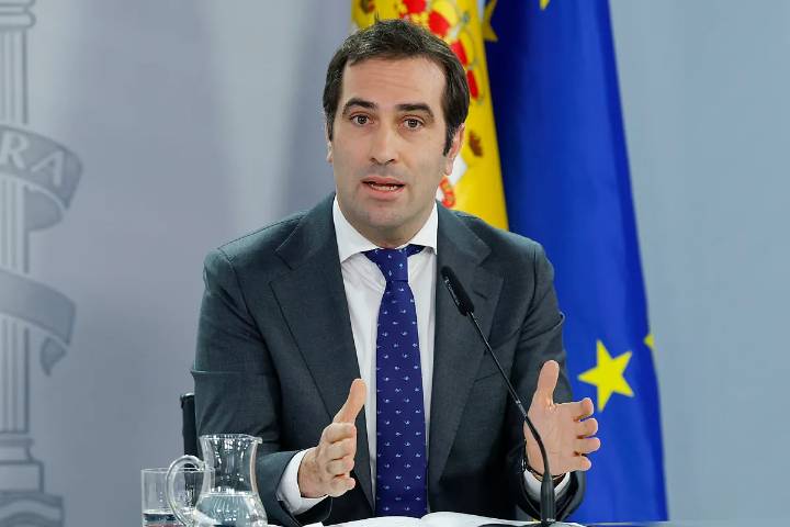 Las familias siguen comprando Letras del Tesoro dos años después del 'boom': 1 de cada 4 euros permanece en sus manos