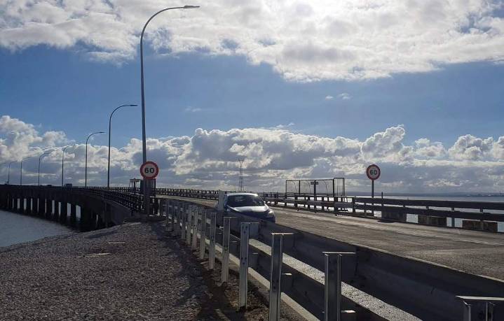 Sumar teme “uso partidista” del PSOE con el cambio de nombre del puente José León de Carranza