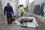 Realiza ‘Aquí Andamos’ limpieza profunda en callejones de Mirasierra, en Saltillo