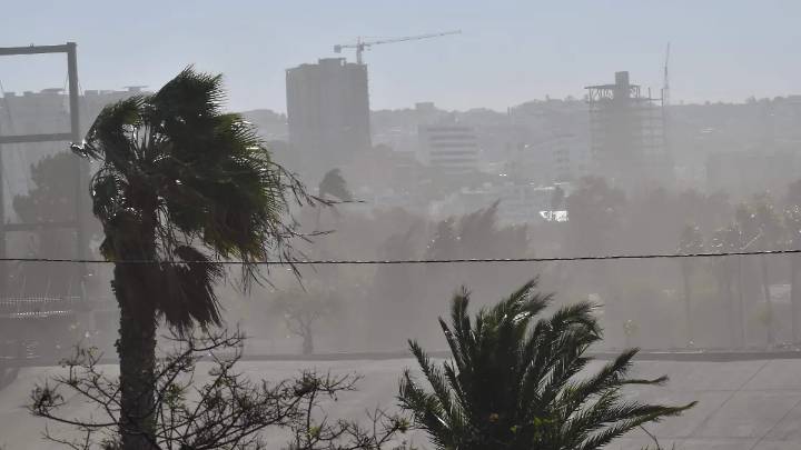 Exhorta protección civil de BC a extremar precauciones por vientos de Santa Ana