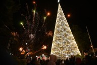 Zempoala celebra encendida del árbol navideño