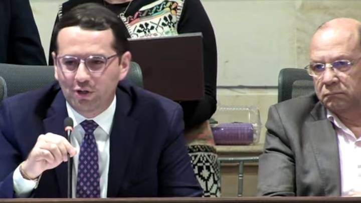 Alta tensión en debate a reforma tributaria del Gobierno Petro: ganó el voto por el archivo, pero siguió el debate