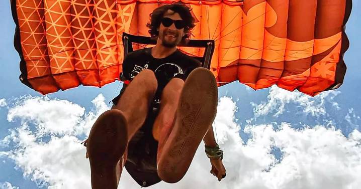 Daredevil wingsuit pilot dies after crashing into world famous landmark