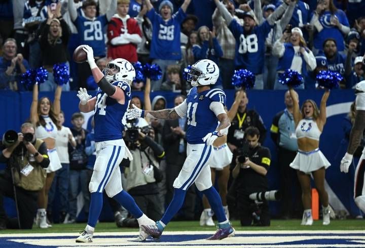 Deadspin | Texans squeeze past Colts 20-16, tighten AFC South race