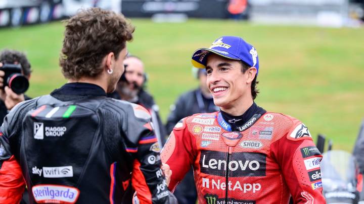 El lamento de Bezzecchi tras lesionar a Marc Márquez