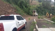 Se Derrumba Ladera de un Cerro sobre un Camino en la Sierra Norte de Puebla
