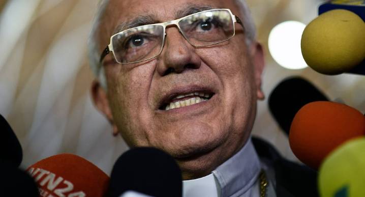 Baltazar Porras: Cardenal denuncia que fue amenazado con arresto al intentar viajar desde Venezuela a Colombia y España