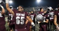 Sinton gets revenge against Cuero 45-42, advances to UIL State Semifinal for first time since 2014