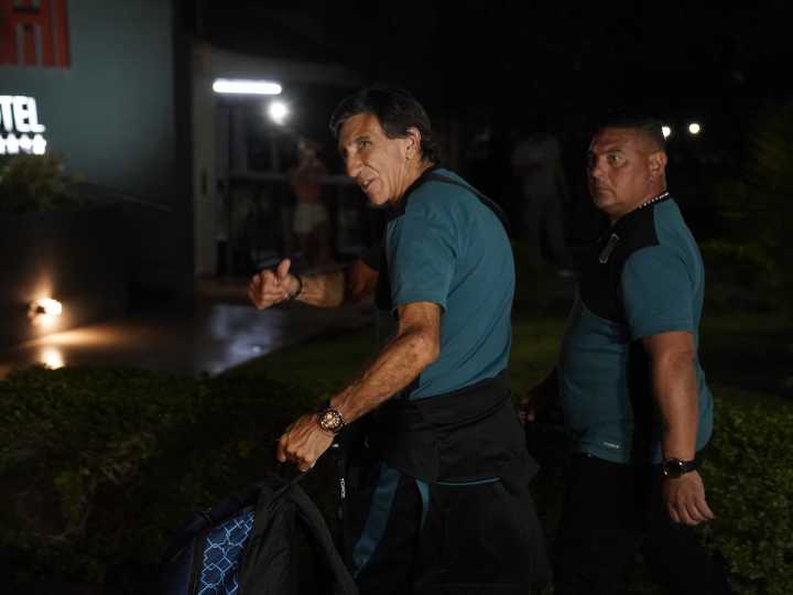 El Racing de Costas llegó a Santiago del Estero y desató la locura de los fanáticos de la Academia