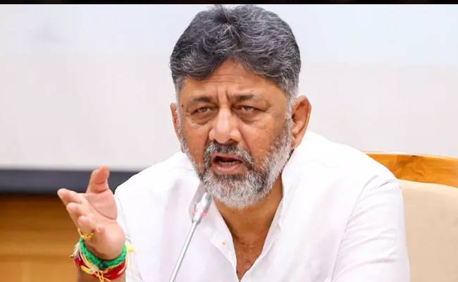Shivakumar dismisses reports of dinner meet with MLAs