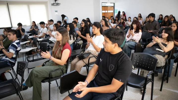 UCASAL y la Municipalidad entregaron más de 90 certificados de Educación Vial en la 5ª edición de “Mi Primera Licencia”