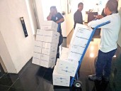 Llegan miles de ejemplares del libro ‘Grandeza’ a oficinas del Senado