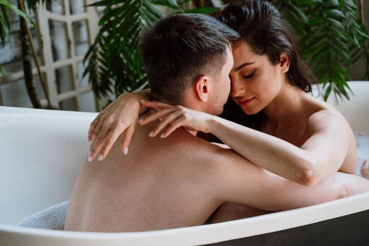 The ‘Warm Sex’ Trend: Here’s What It Is And Isn’t